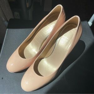 Stuart Weitzman 6.5 Nude Beige Cream Patent Leather Platform Pump Heels NEW